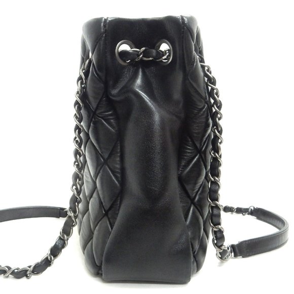 CHANEL Black Leather Matelasse Skin Bag - Picture 3 of 11